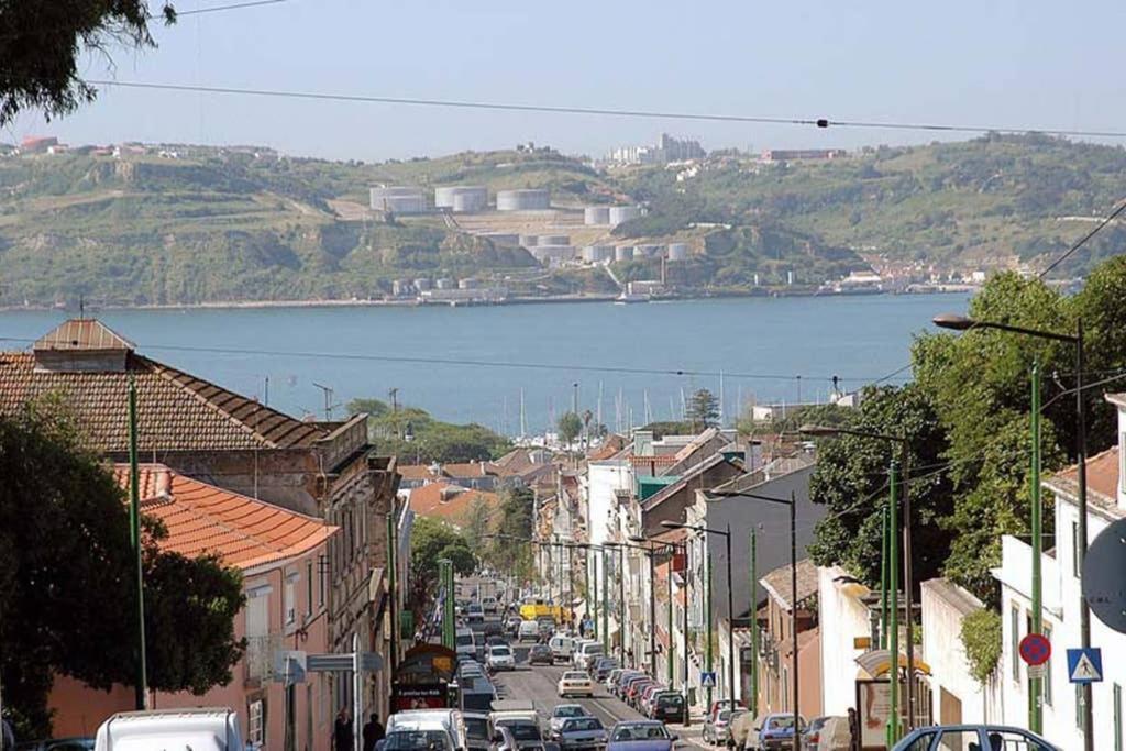 Lovely Apartment Near Belem Lisbon Exterior photo